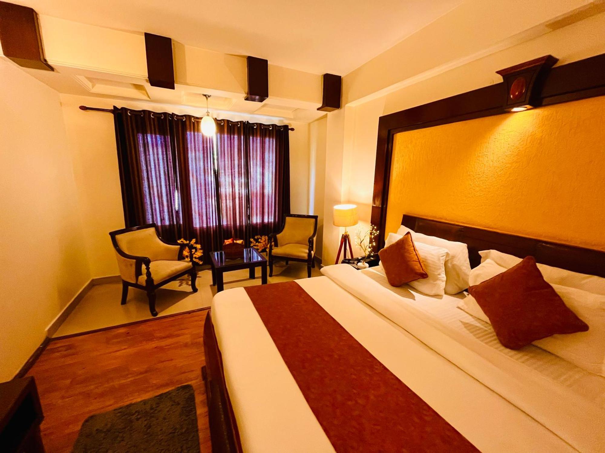 Hotel Midtown Manali Esterno foto